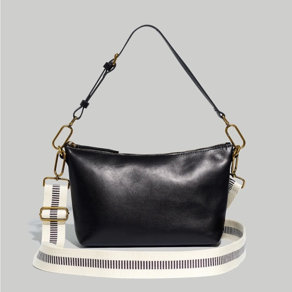 Madewell The Leather Carabiner Crossbody Sling Bag 
Item NI969